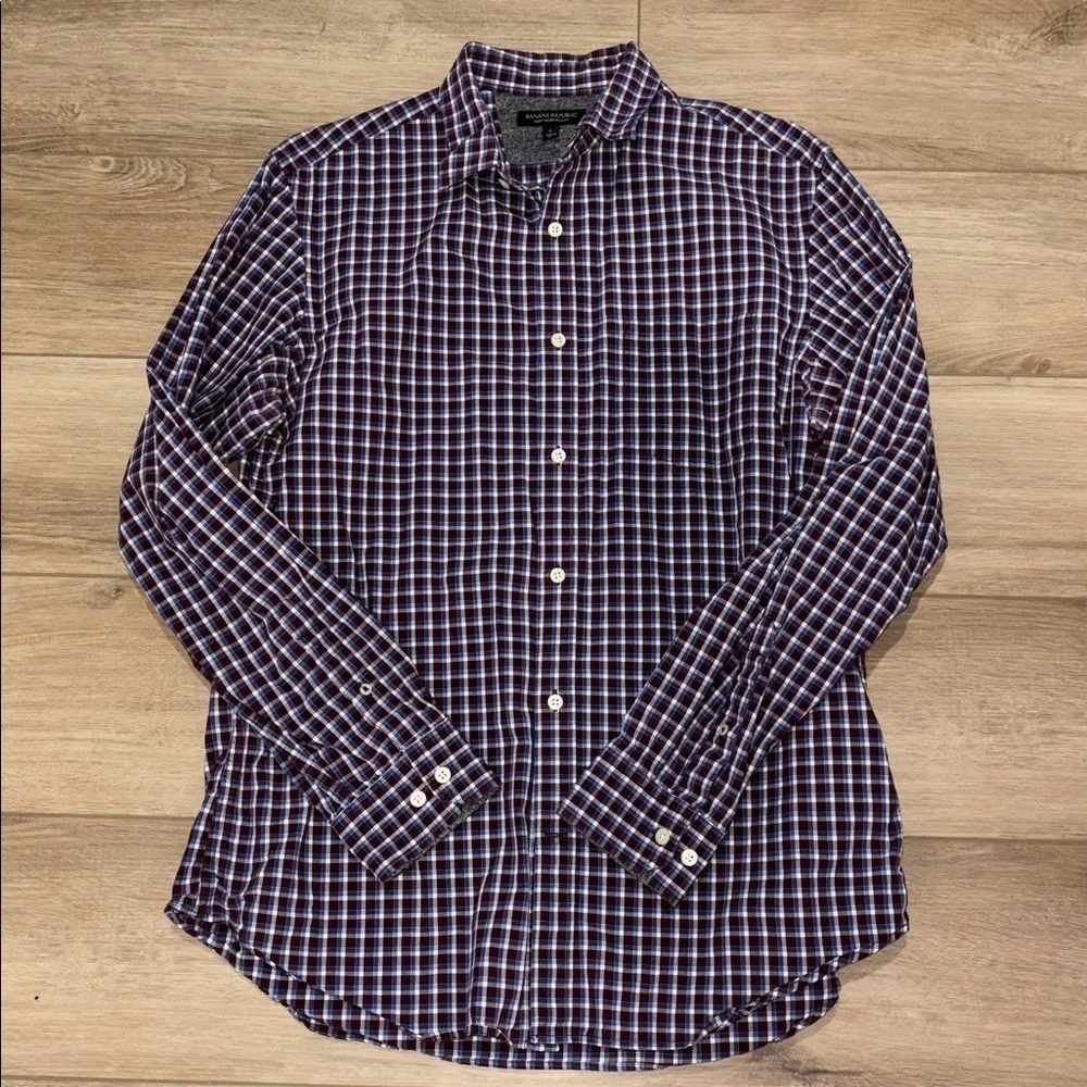 Banana Republic Men's Checkered Shirt - Burgundy and White soft wash slim fit L